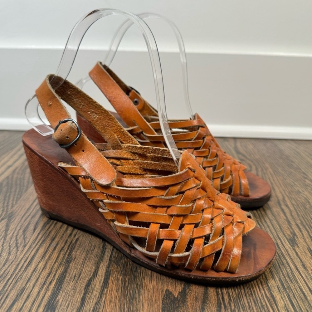Vintage 1970s QualiCraft Casualets Brown leather woven wedges size 7.5